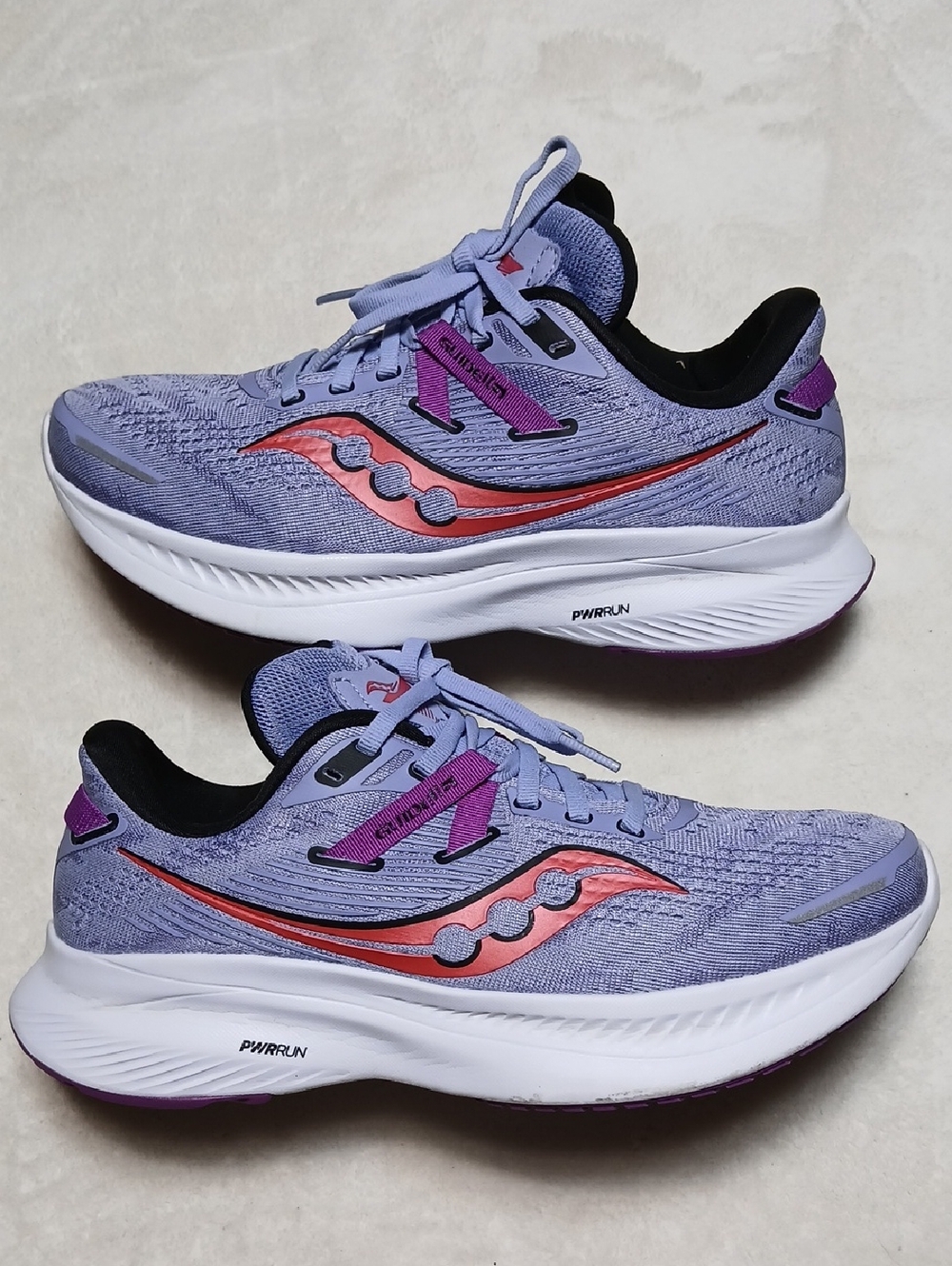 Saucony Guide 16 Women's Lavender Sneakers with Pink and Coral Accents Size 8.5